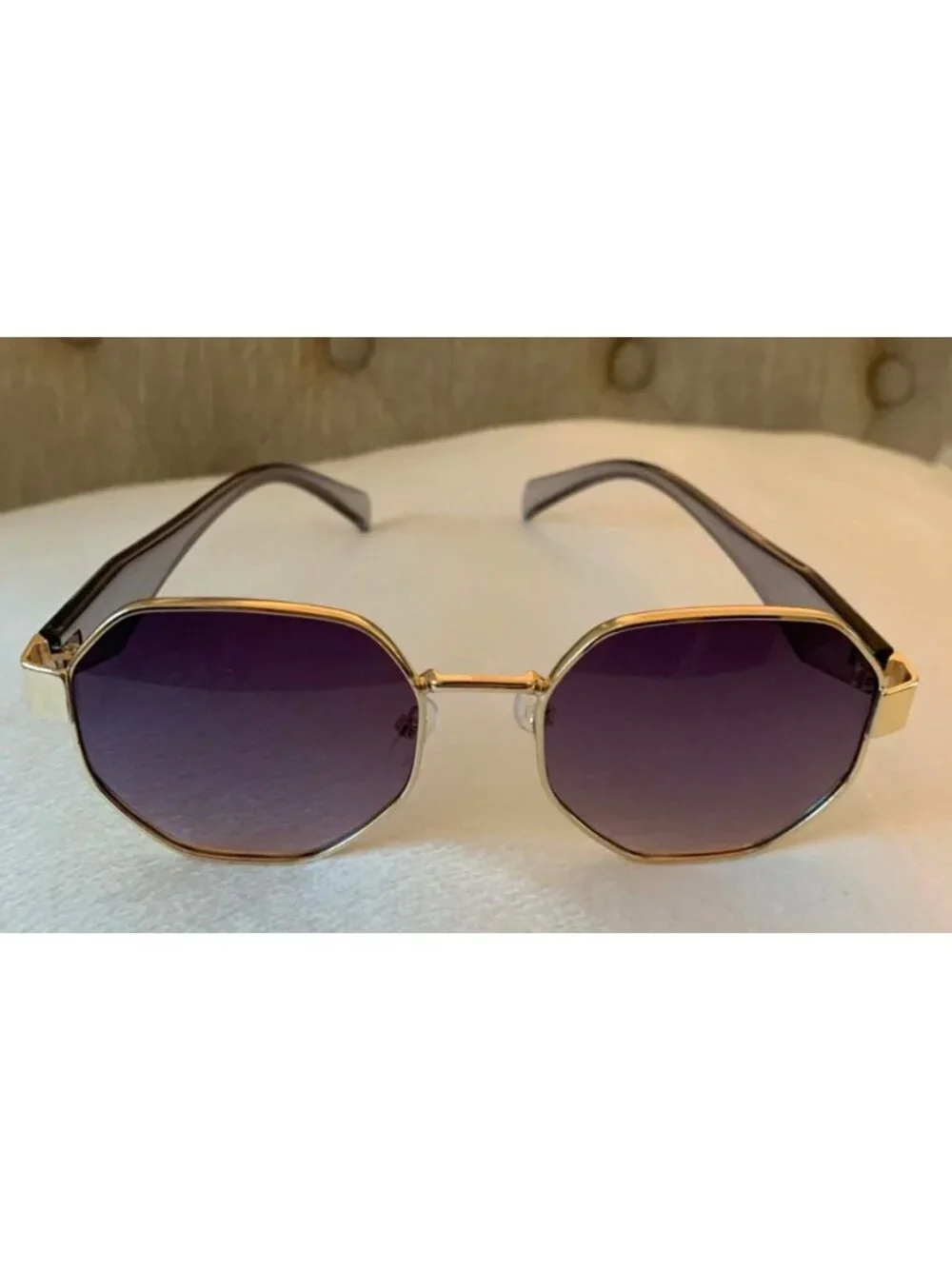 Boutique octagonal gold